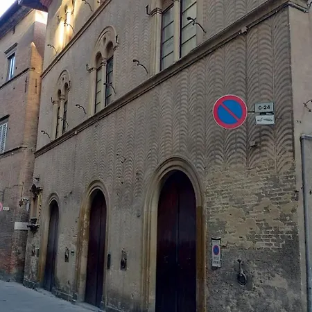 A Due Passi Da Piazza Del Campo Apartment *